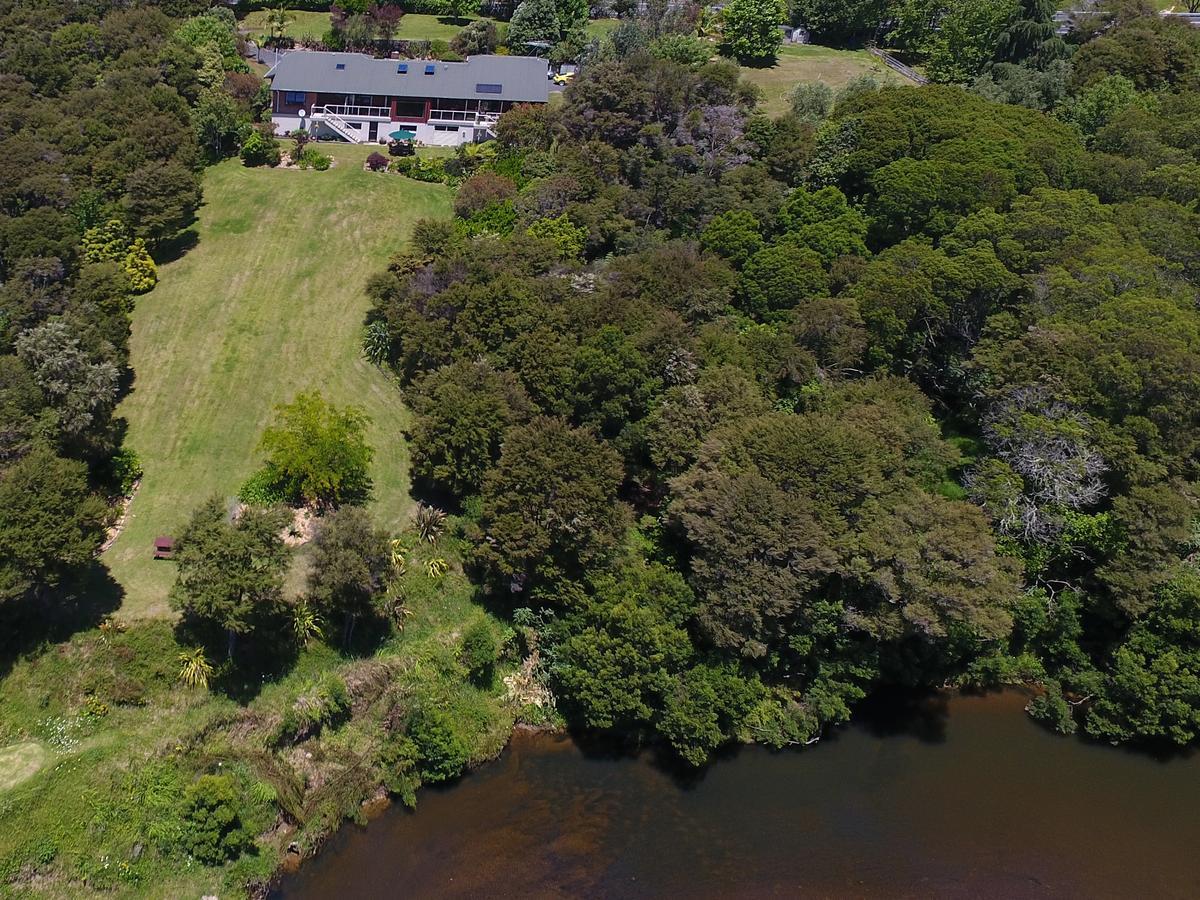 Morepork Riverside Lodge Paihia Exterior foto
